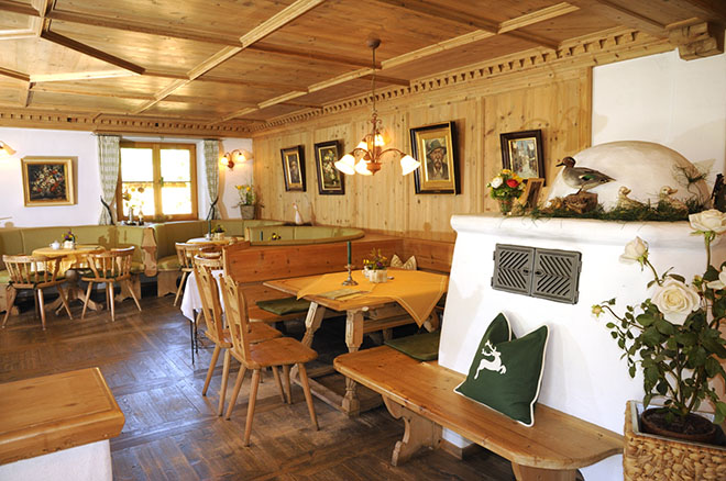 gemütliche, rustikale Stube im Cafe Mali